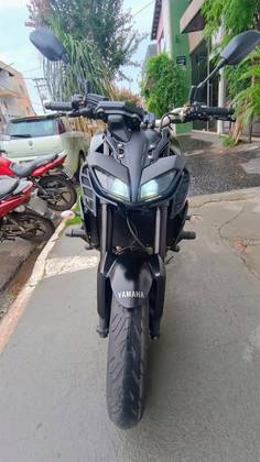 YAMAHA MT-09 